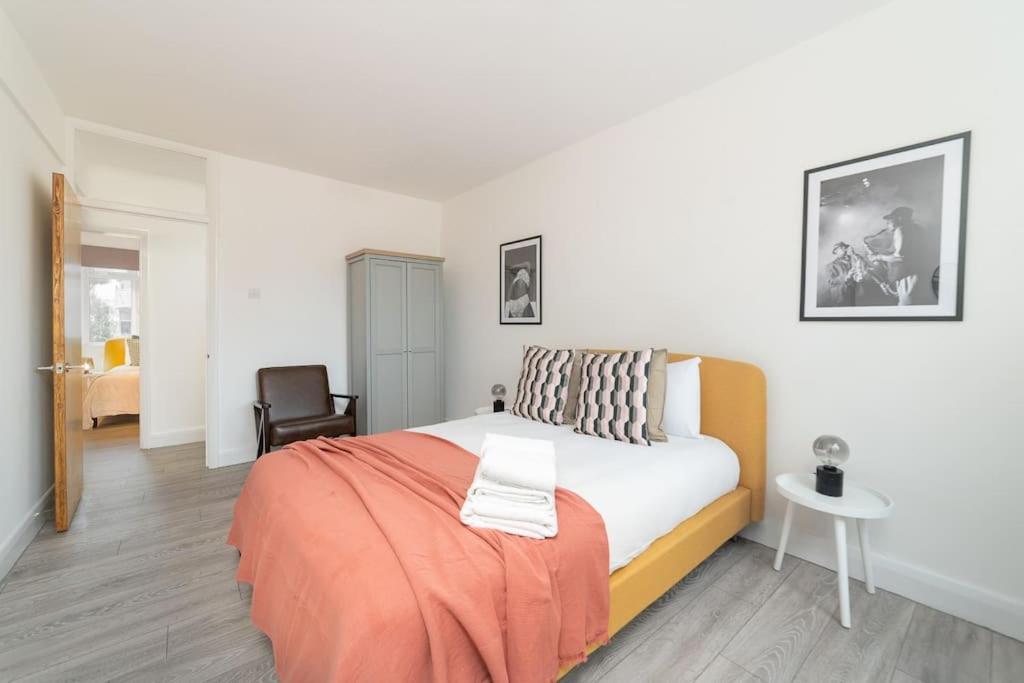 Two Bedroom Apartment By Buonomo Stays Short Lets & Serviced Accommodation In Balham With Balcony Лондон Экстерьер фото
